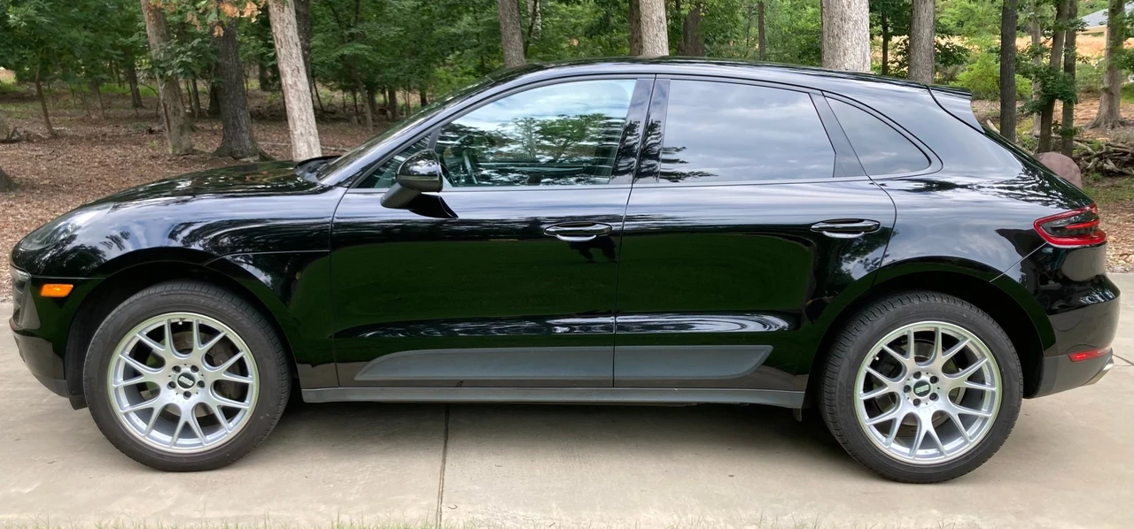 2017 Porsche Macan - Image 19 of 23