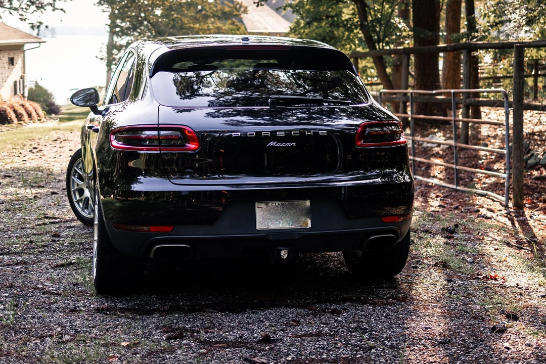 2017 Porsche Macan - Image 9 of 23