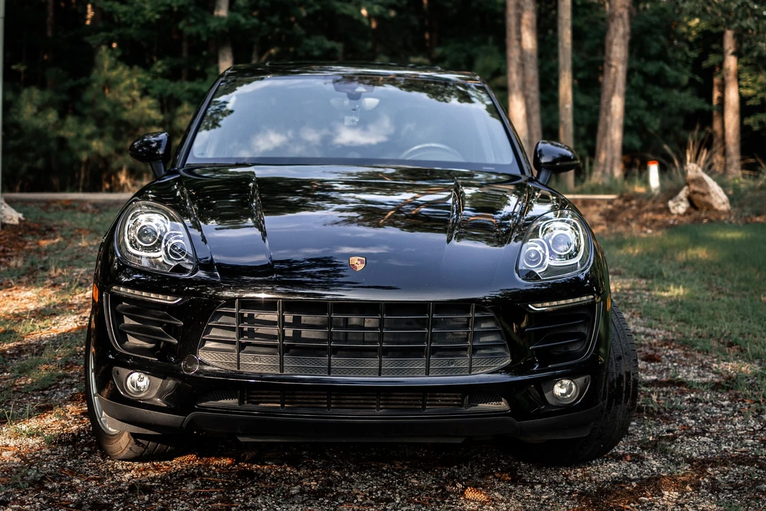 2017 Porsche Macan - Image 2 of 23