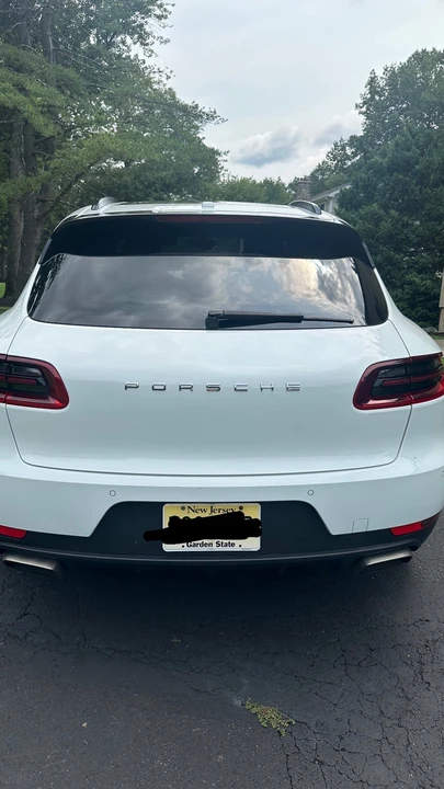 2017 Porsche Macan - Image 6 of 10