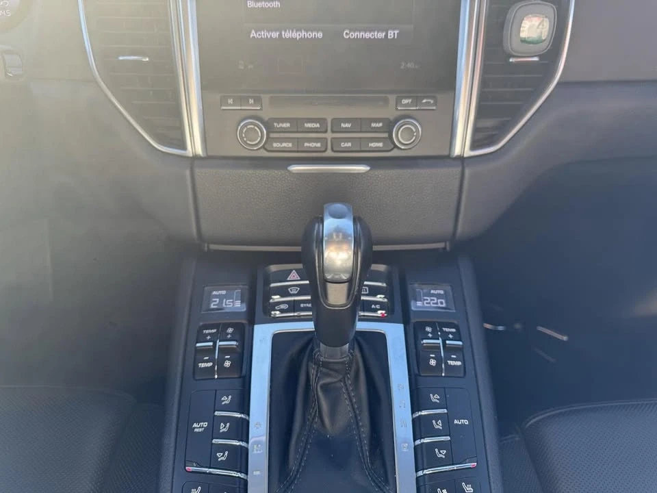 2017 Porsche Macan - Image 16 of 19