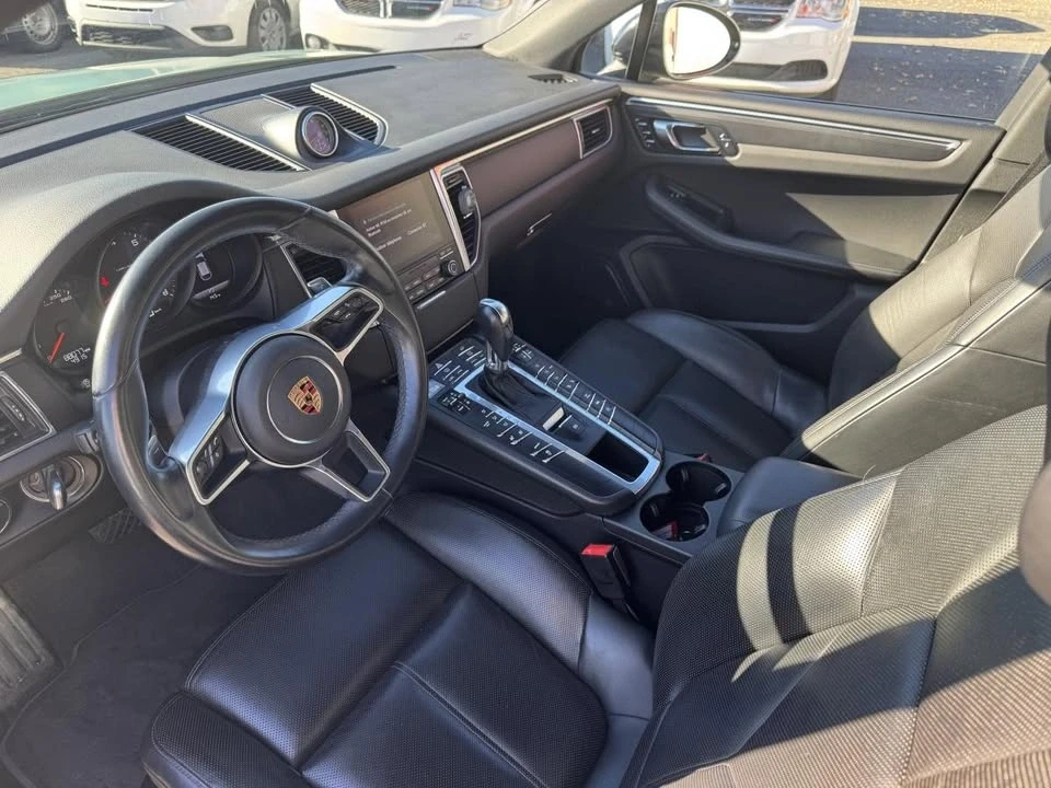 2017 Porsche Macan - Image 8 of 19