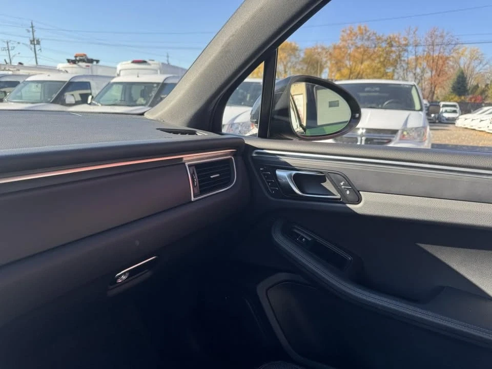 2017 Porsche Macan - Image 19 of 19
