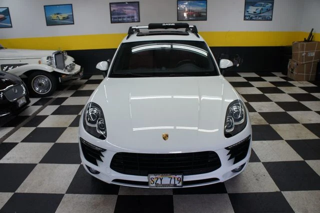 2017 Porsche Macan - Image 10 of 31