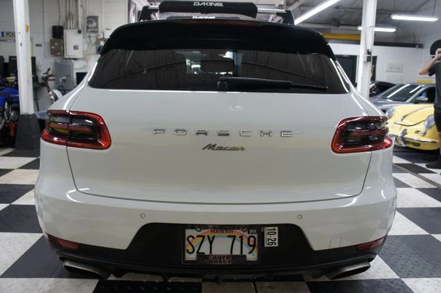 2017 Porsche Macan - Image 21 of 31