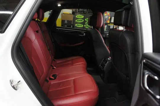 2017 Porsche Macan