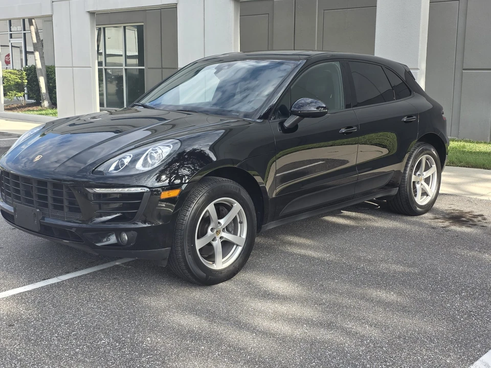 2017 Porsche Macan - Image 20 of 31