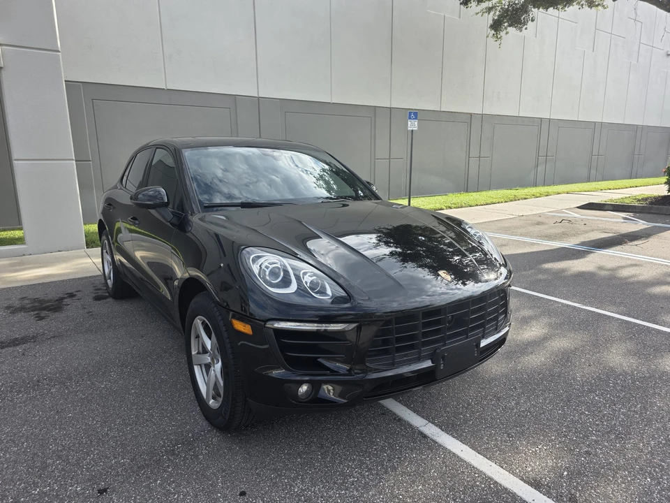 2017 Porsche Macan - Image 15 of 31