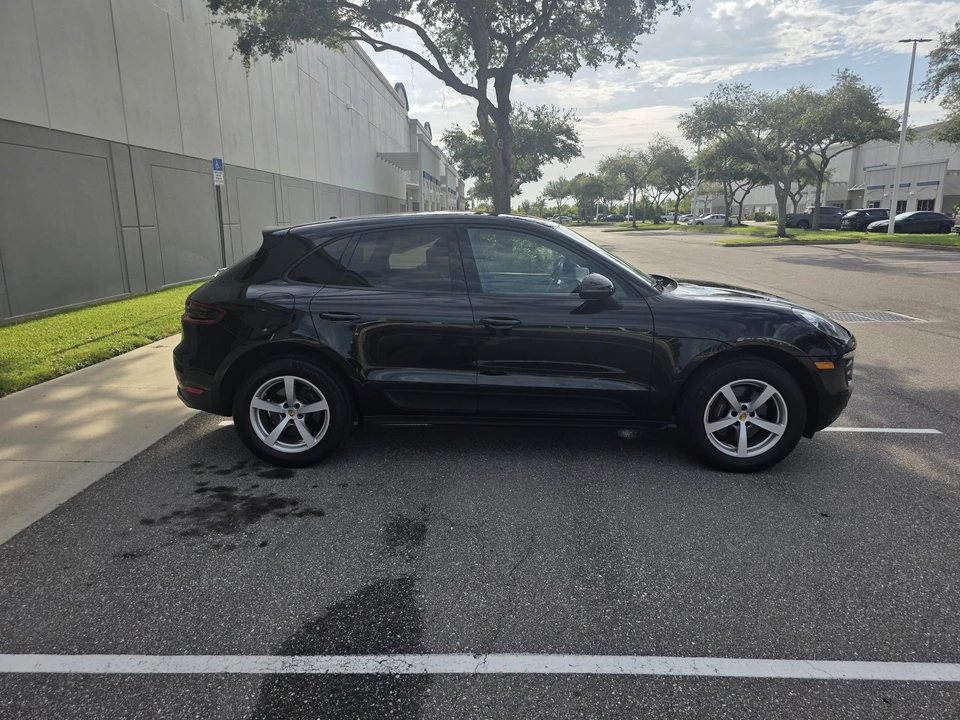 2017 Porsche Macan - Image 13 of 31