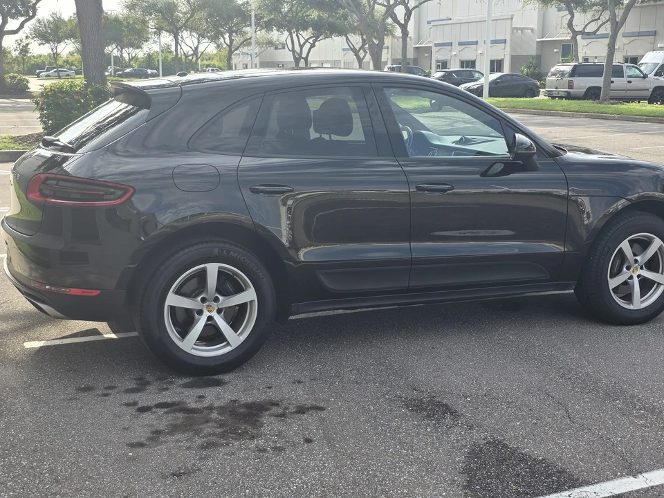 2017 Porsche Macan - Image 29 of 31