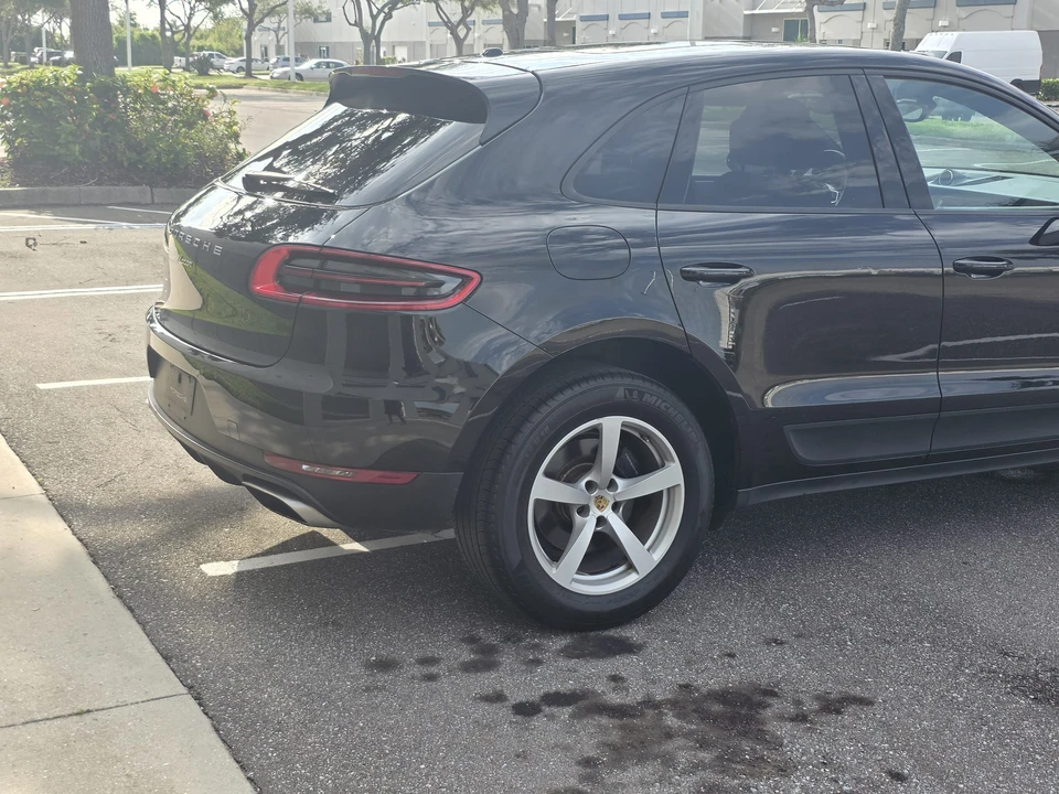 2017 Porsche Macan - Image 28 of 31