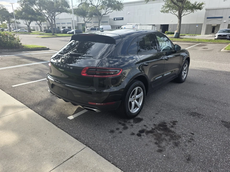 2017 Porsche Macan - Image 12 of 31