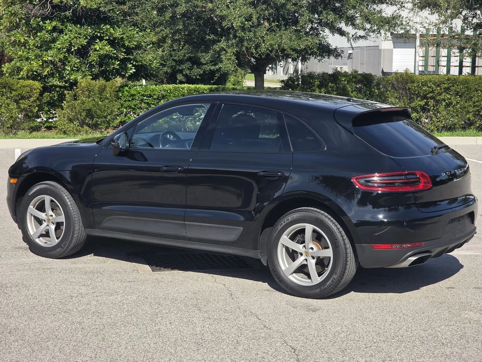 2017 Porsche Macan - Image 4 of 31
