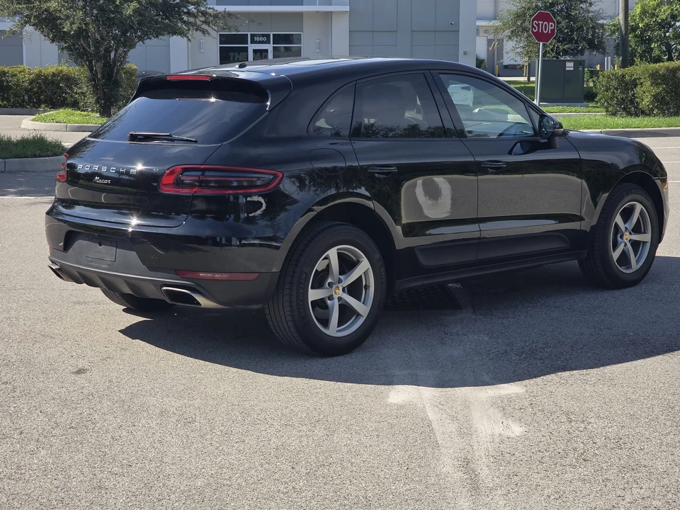 2017 Porsche Macan - Image 6 of 31