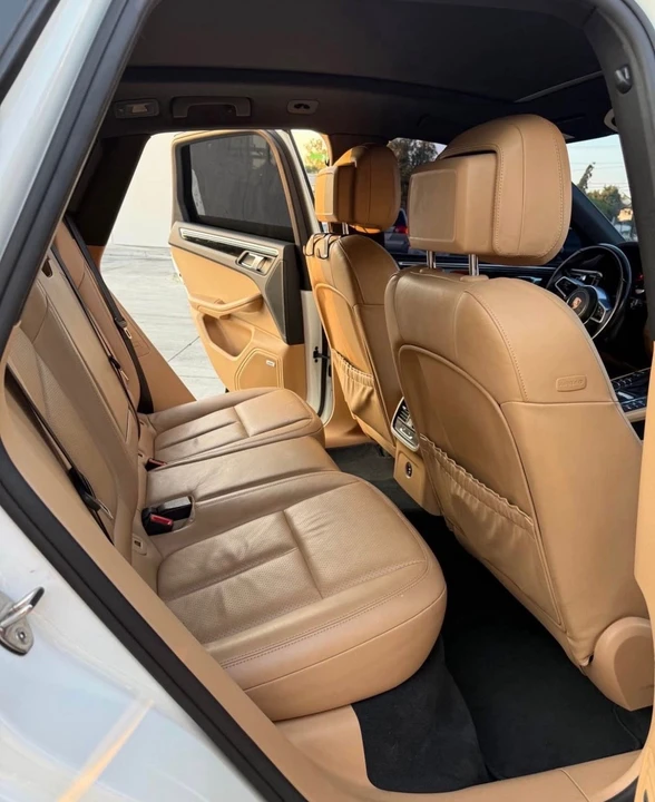 2017 Porsche Macan - Image 10 of 12