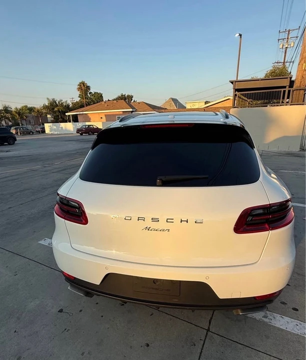 2017 Porsche Macan - Image 4 of 12