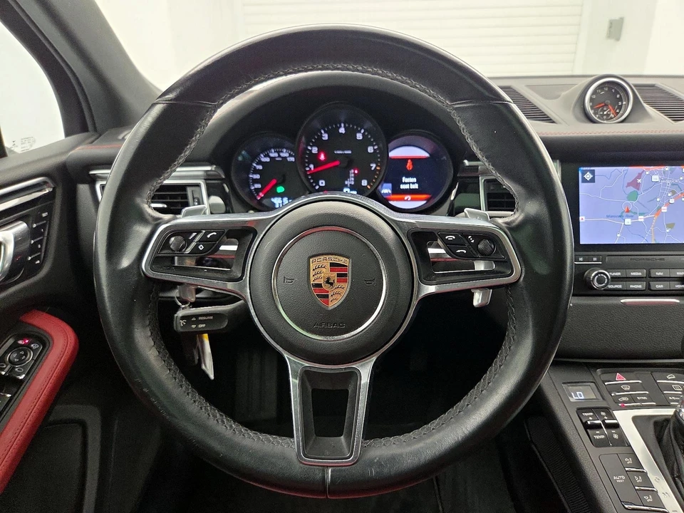 2017 Porsche Macan - Image 11 of 29