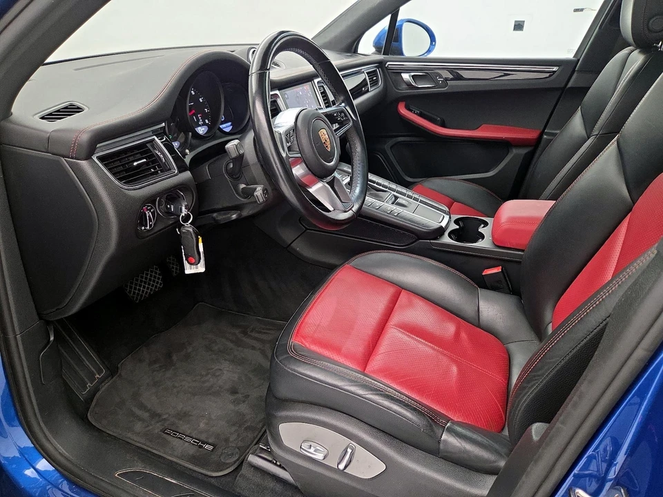 2017 Porsche Macan - Image 12 of 29