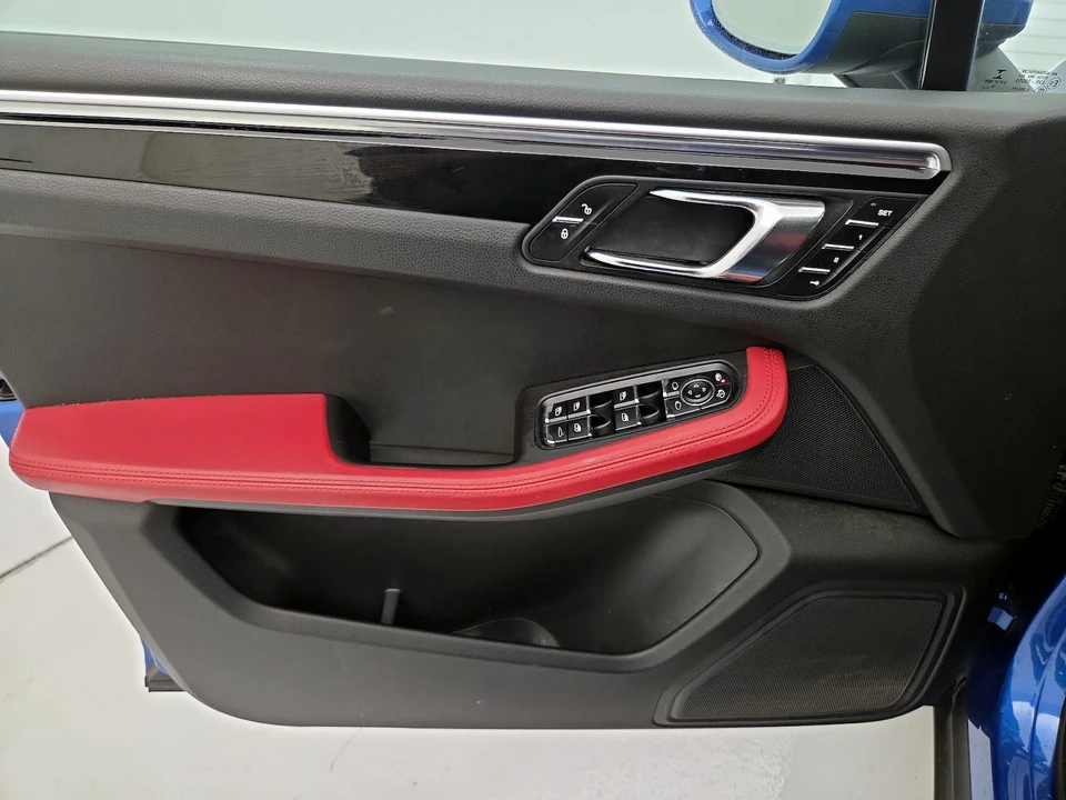 2017 Porsche Macan - Image 13 of 29