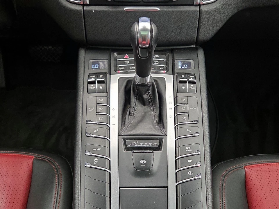 2017 Porsche Macan - Image 19 of 29
