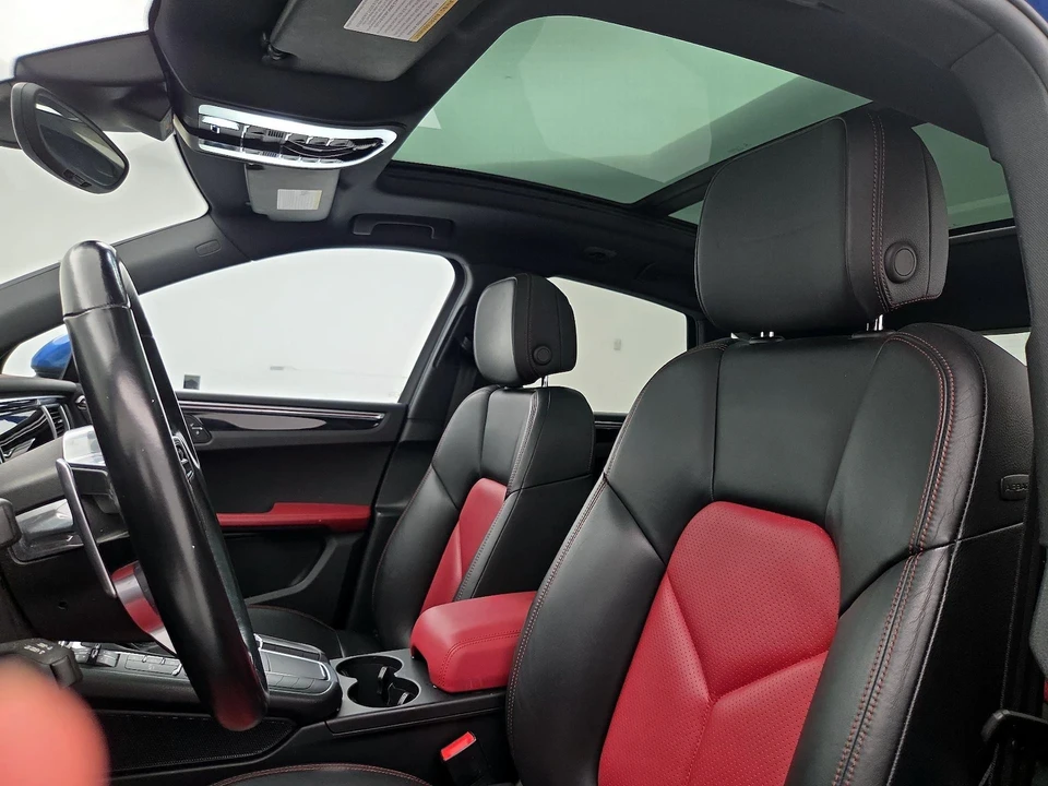 2017 Porsche Macan - Image 21 of 29