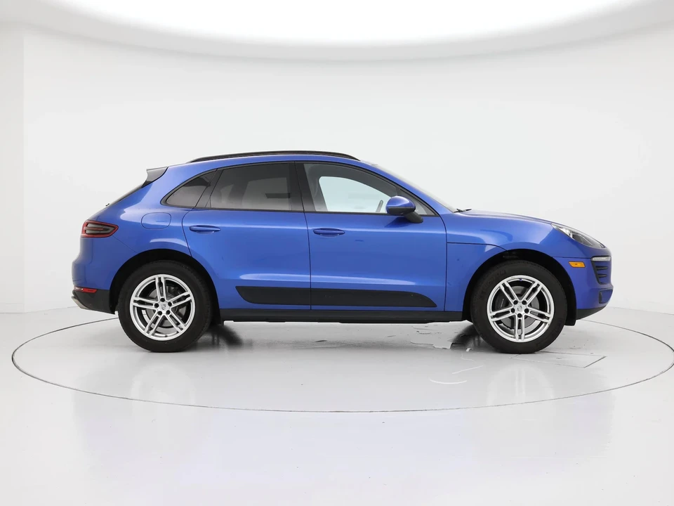 2017 Porsche Macan - Image 8 of 29