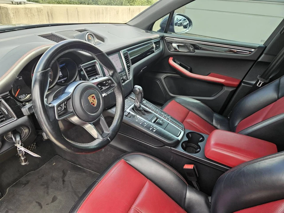 2017 Porsche Macan - Image 4 of 5