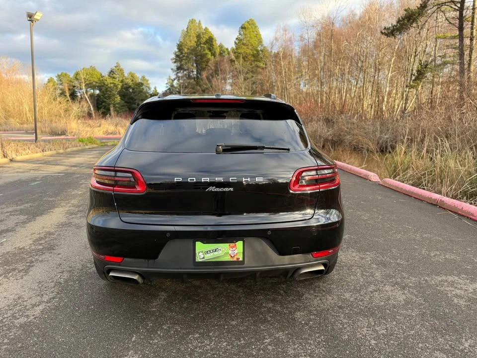 2017 Porsche Macan - Image 8 of 12