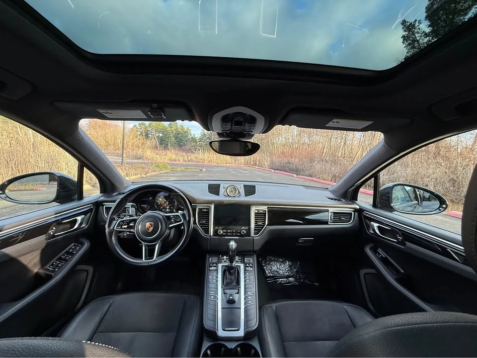 2017 Porsche Macan - Image 10 of 12