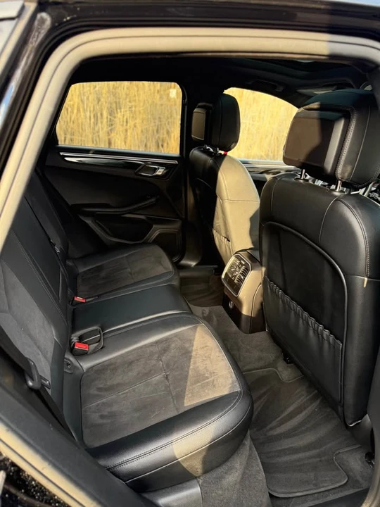 2017 Porsche Macan - Image 12 of 12
