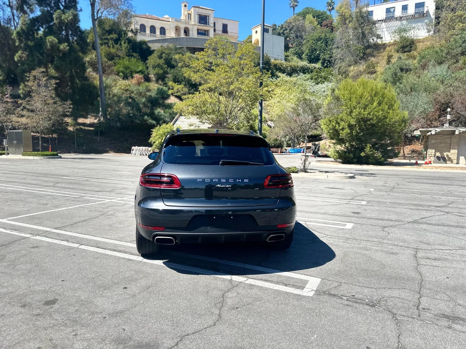 2017 Porsche Macan - Image 13 of 31
