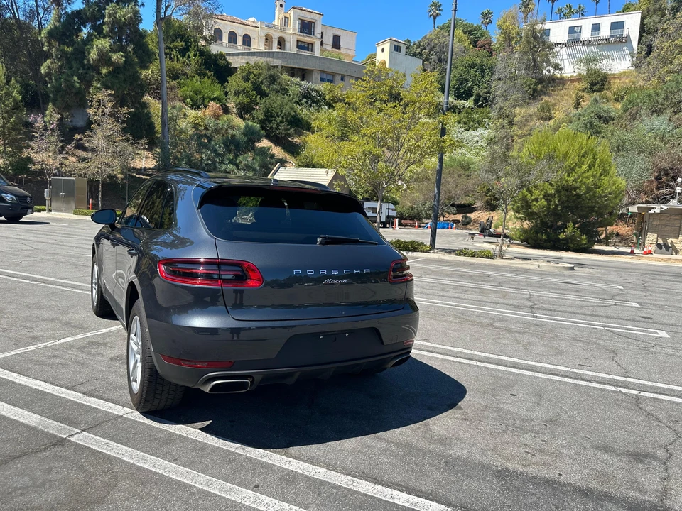 2017 Porsche Macan - Image 12 of 31