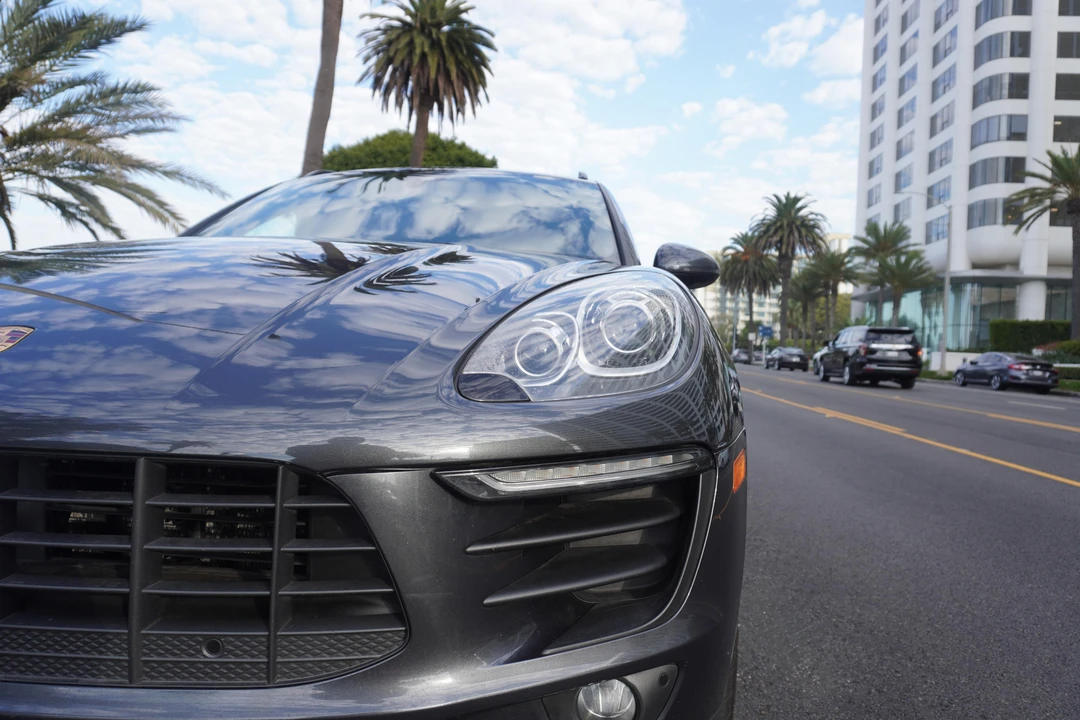 2017 Porsche Macan - Image 27 of 31