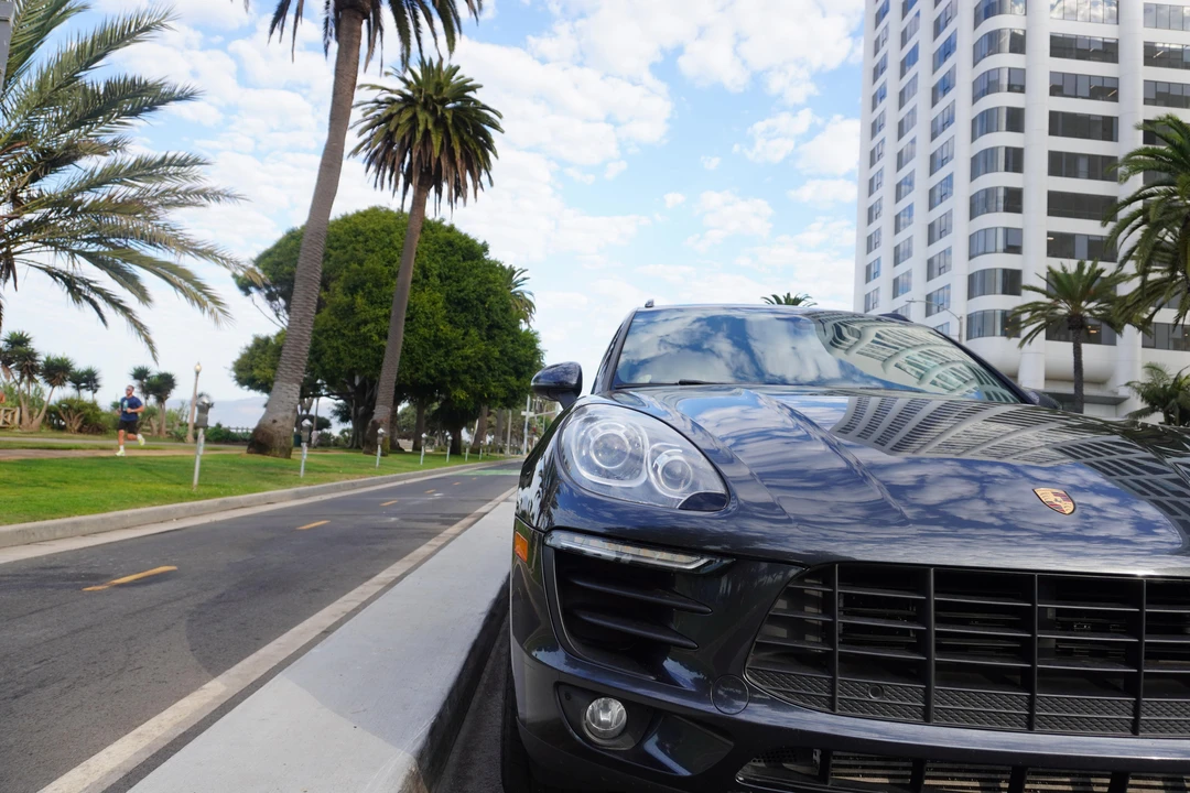 2017 Porsche Macan - Image 26 of 31