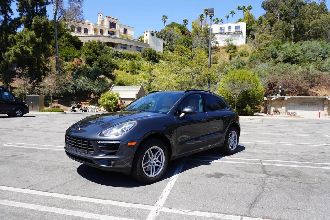 2017 Porsche Macan - Image 9 of 31