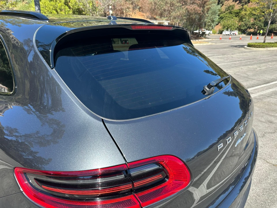 2017 Porsche Macan - Image 29 of 31