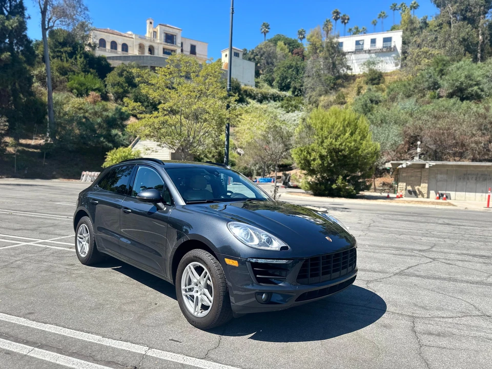2017 Porsche Macan - Image 22 of 31
