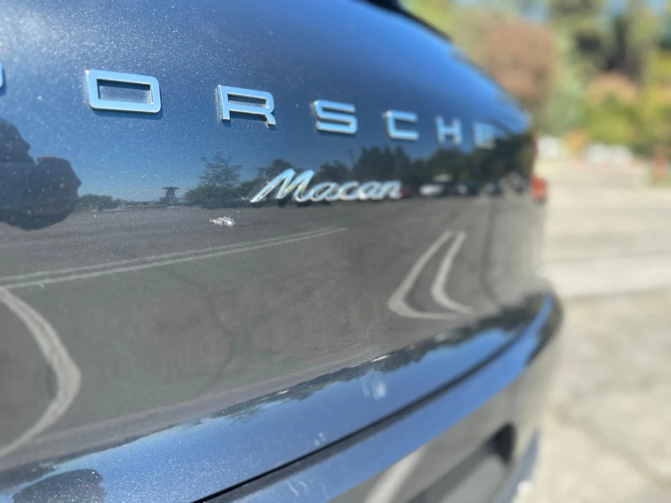 2017 Porsche Macan - Image 30 of 31