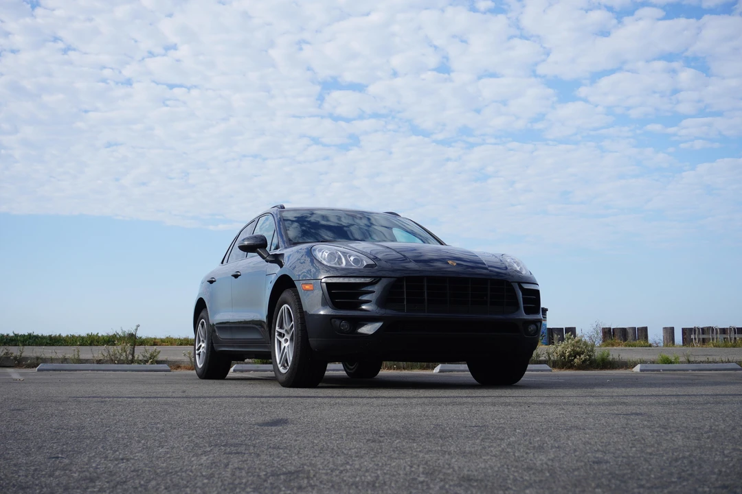 2017 Porsche Macan - Image 24 of 31