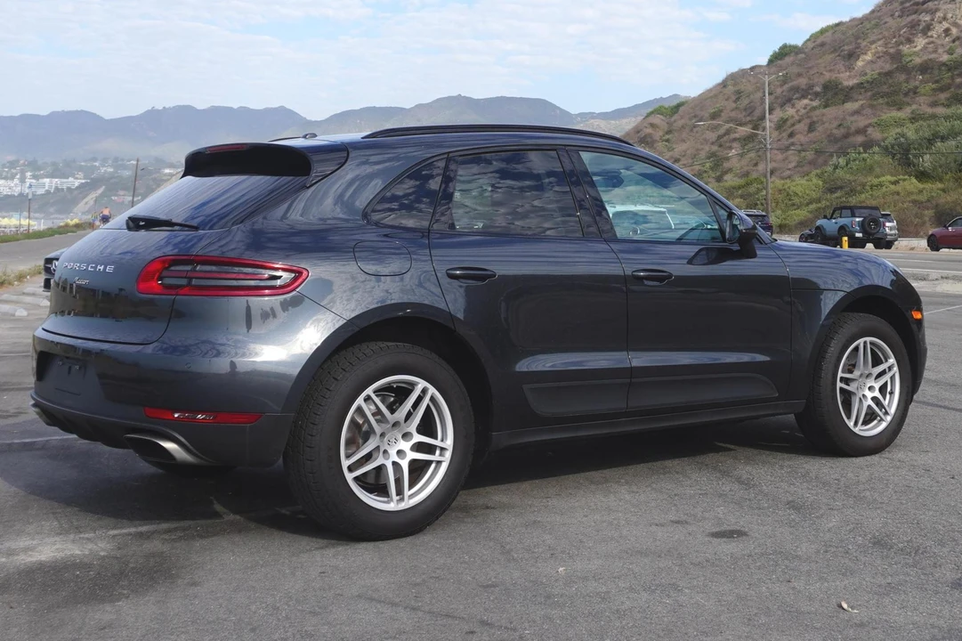2017 Porsche Macan - Image 4 of 31