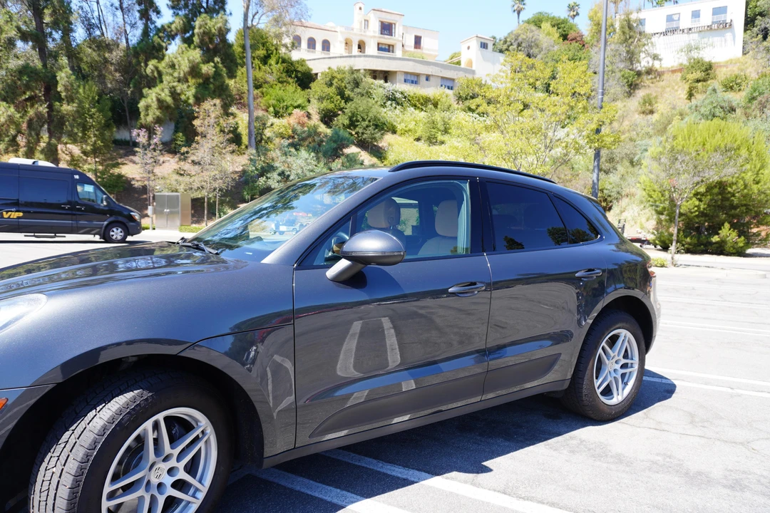 2017 Porsche Macan - Image 28 of 31