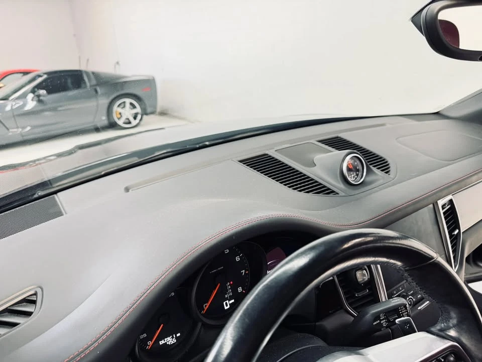 2017 Porsche Macan - Image 13 of 19