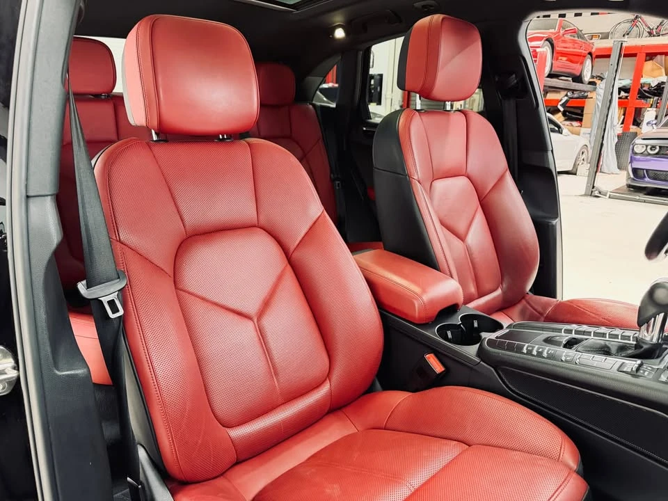 2017 Porsche Macan - Image 15 of 19