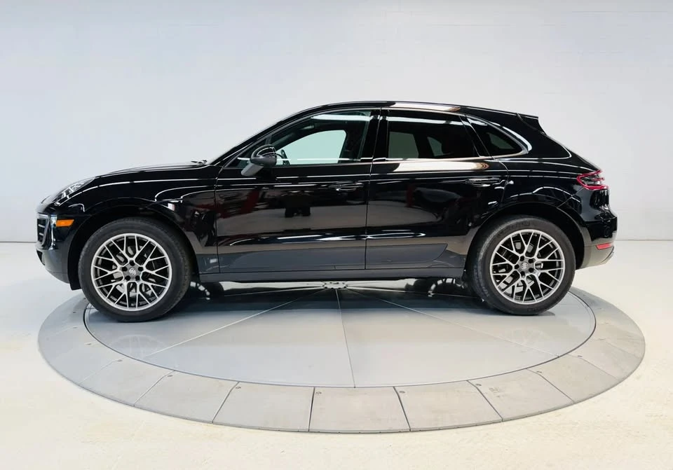 2017 Porsche Macan - Image 2 of 19