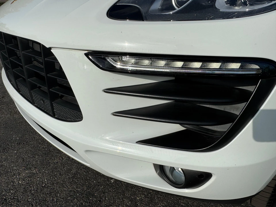 2017 Porsche Macan - Image 30 of 31