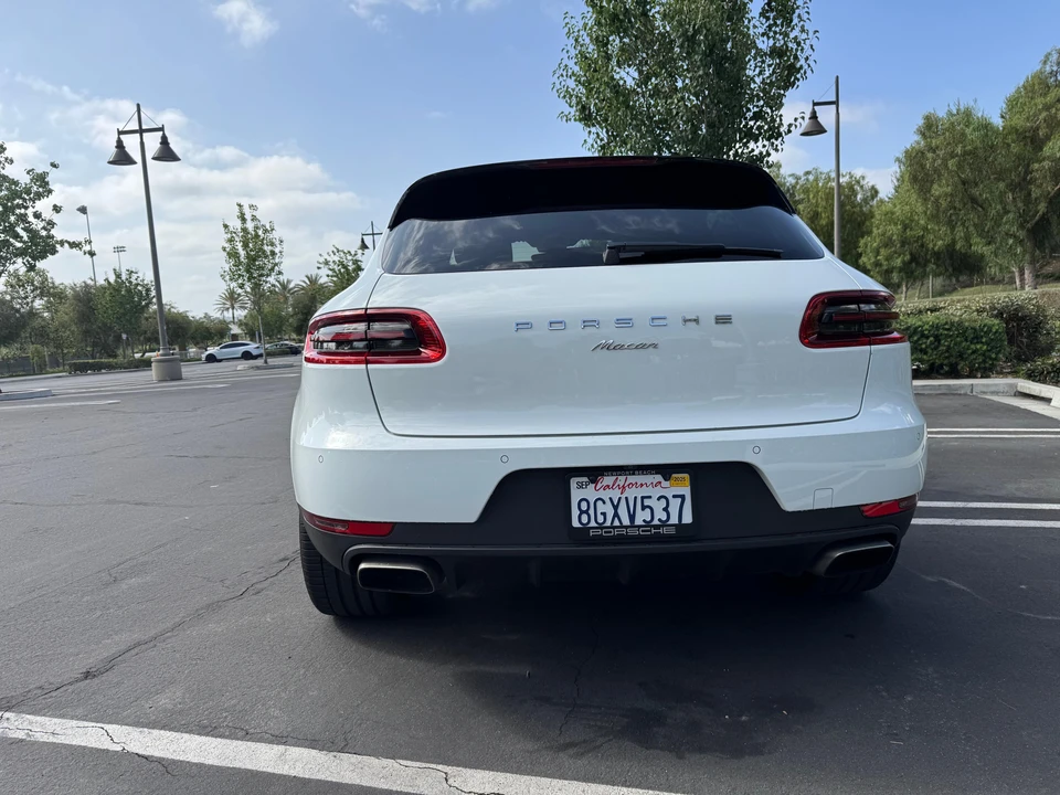 2017 Porsche Macan - Image 13 of 31