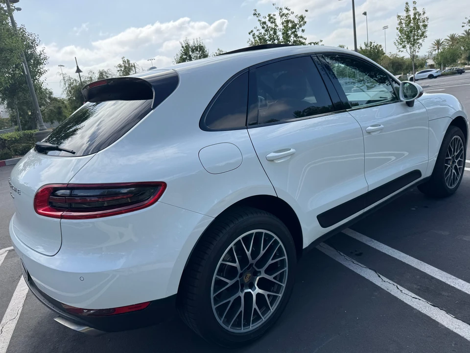 2017 Porsche Macan - Image 15 of 31