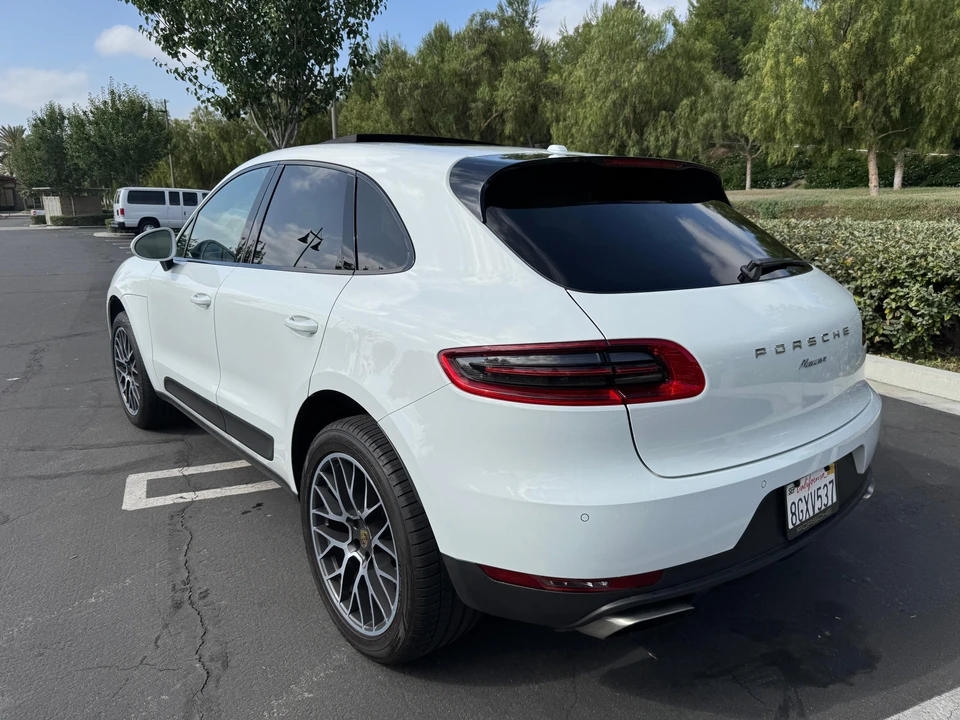 2017 Porsche Macan - Image 11 of 31