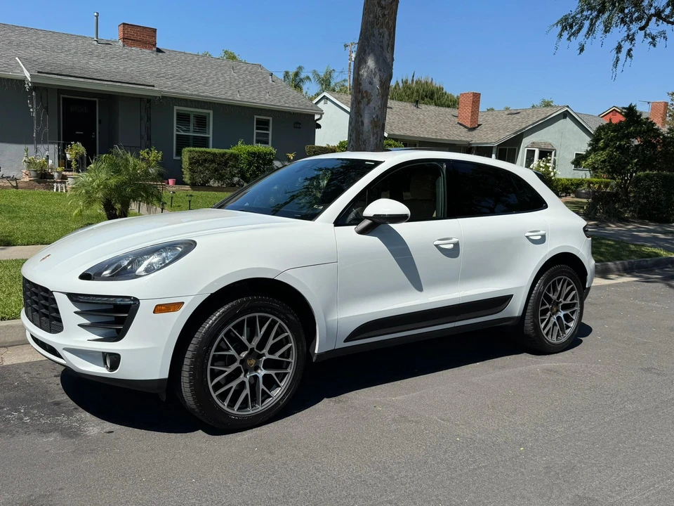 2017 Porsche Macan - Image 8 of 31