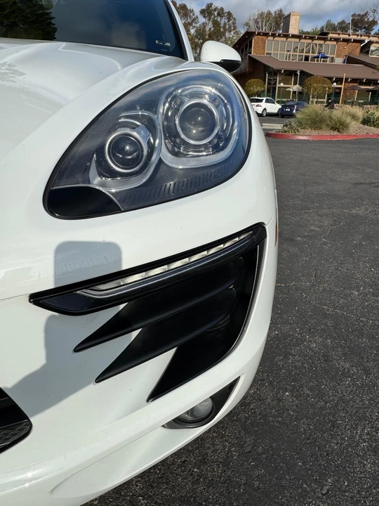 2017 Porsche Macan - Image 27 of 31